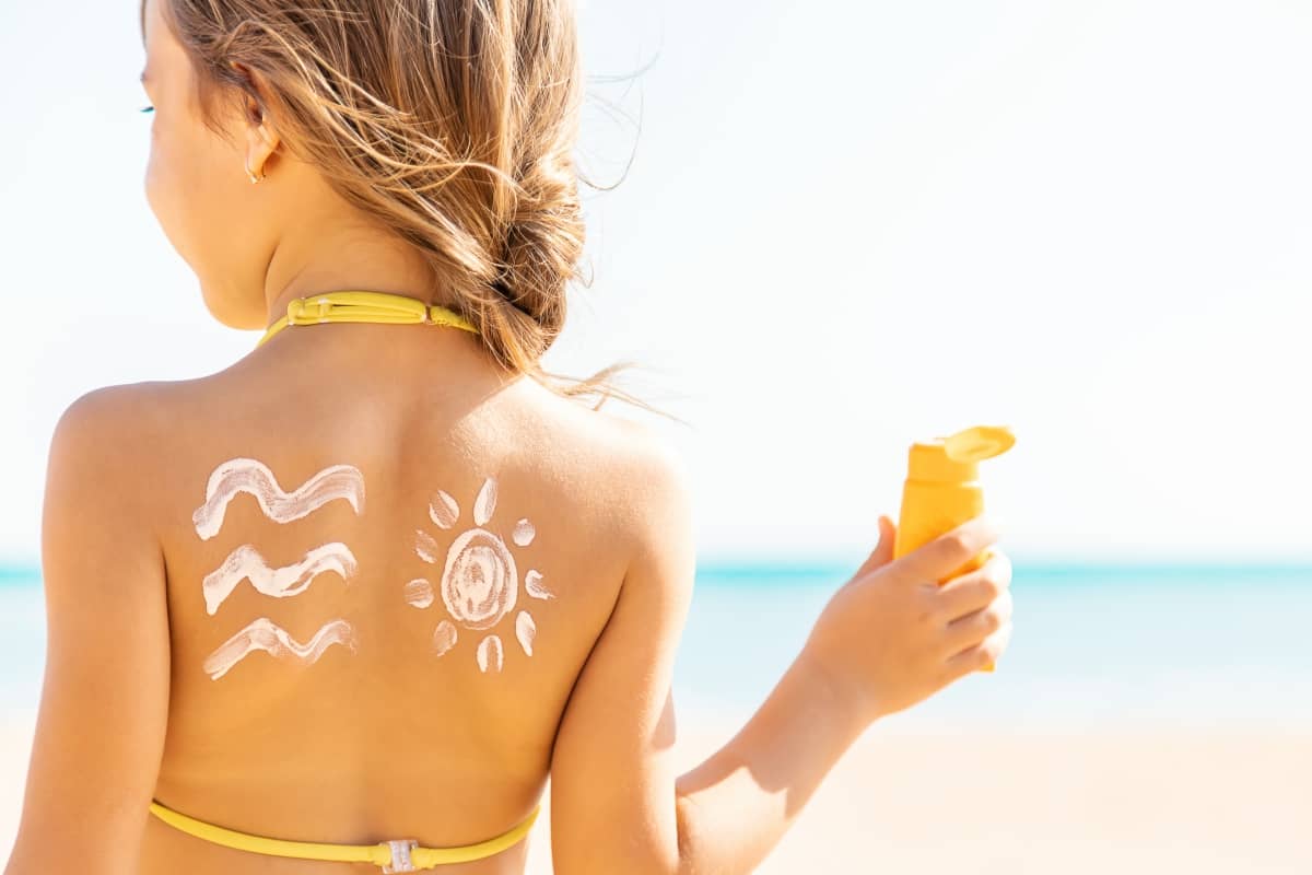 Jak przygotować skórę do letnich kąpieli słonecznych? | HerbaBlog
